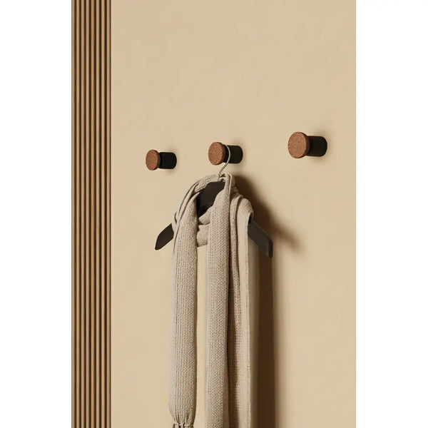 Agățătoare cuier Viefe Piece, negru mat lacuit și plută, 48 × 64 mm - imagine 3
