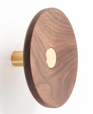 Agățătoare cuier Viefe Zoot, alamă întunecată periată și nuc, Ø 120 mm