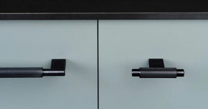 Buton mobilier Viefe Arpa, alamă întunecată periată, 70 × 35 mm - imagine 5