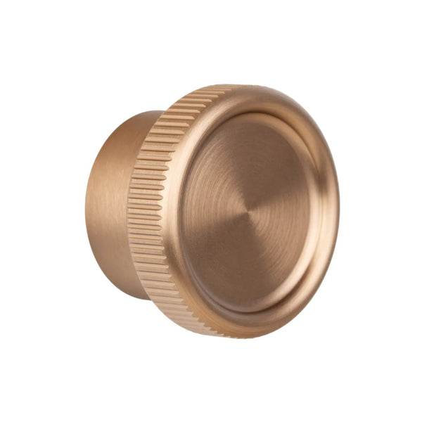Buton mobilier Viefe Boto, alamă cava periată, Ø 45 mm