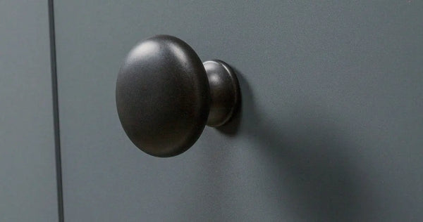 Buton mobilier Viefe Duke, negru mat, Ø 31,4 mm
