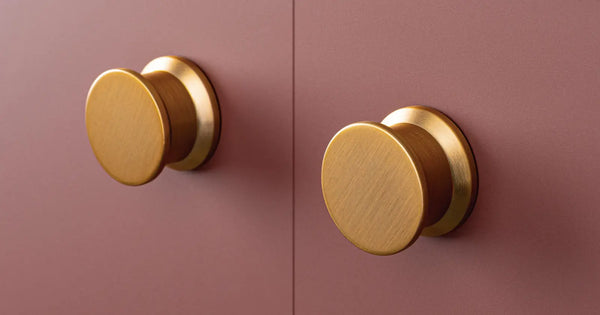 Buton mobilier Viefe OH!, alamă cava periată, 40 mm - imagine 3