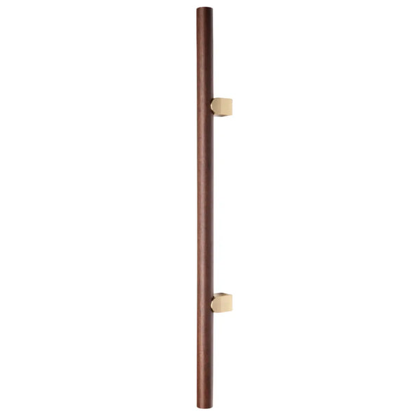 Mâner lung Viefe Kumo Wood Big, nuc și alamă periată, 610 mm (interax 320 mm)
