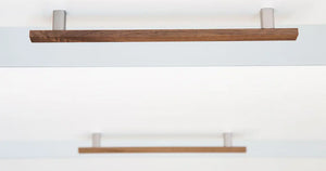 Mâner mobilier Viefe Ara W, oțel inoxidabil și nuc, 284 mm (interax 224 mm)