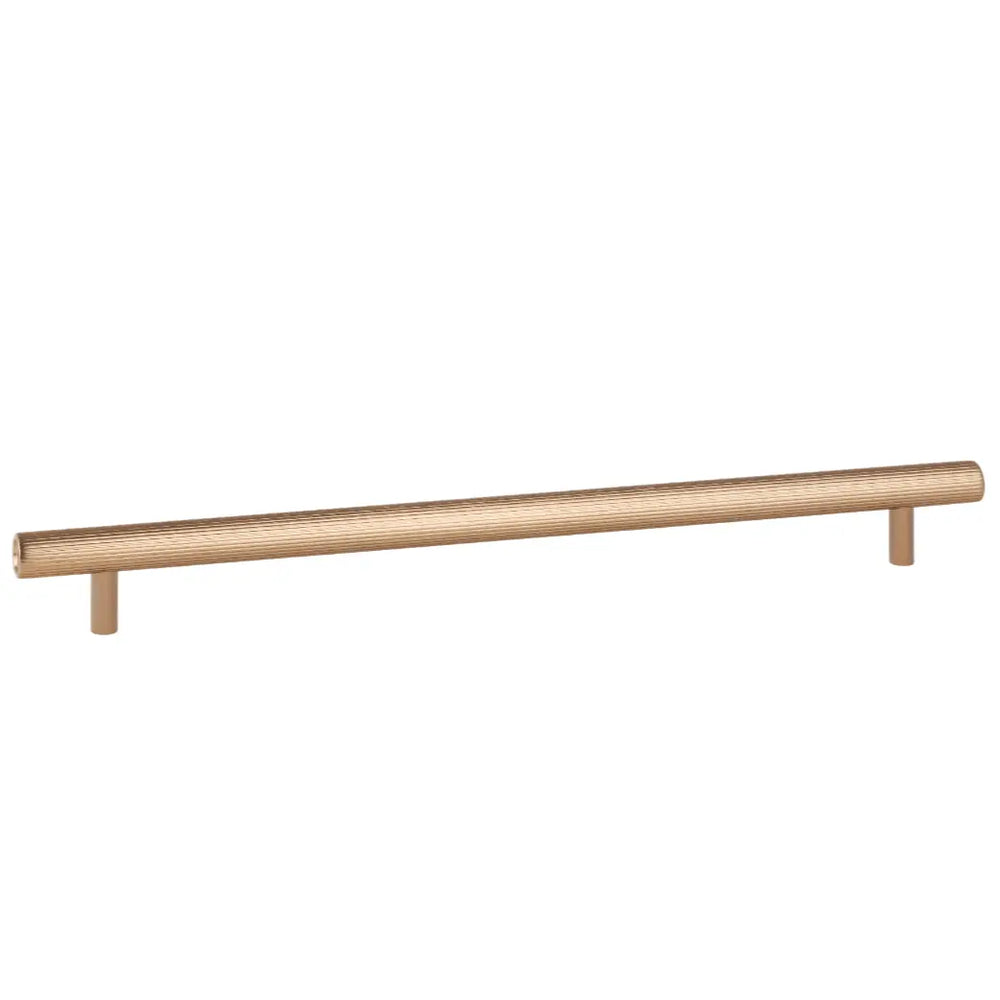 Mâner mobilier Viefe Boto, alamă cava periată, 386 mm (interax 320 mm)