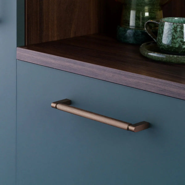 Mâner mobilier Viefe Brooklyn, bronz periat, 330 mm (interax 320 mm) - imagine 3