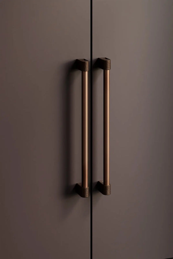 Mâner mobilier Viefe Casey Big, maro metalic texturat și bronz mat, 448 mm (interax 416 mm) - imagine 3
