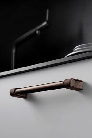 Mâner mobilier Viefe Casey, maro metalic texturat și bronz mat, 211 mm (interax 192 mm) - imagine 3