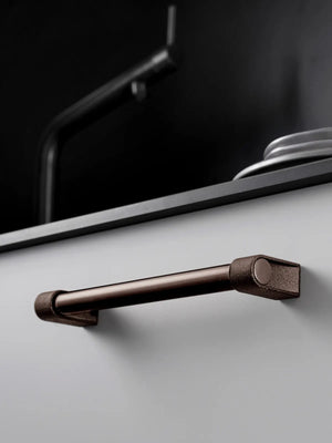 Mâner mobilier Viefe Casey, maro metalic texturat și bronz mat, 339 mm (interax 320 mm) - imagine 3