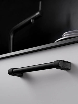 Mâner mobilier Viefe Casey, negru lava texturat și negru mat, 339 mm (interax 320 mm) - imagine 3