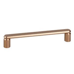 Mâner mobilier Viefe Fase, alamă cava periată, 177 mm (interax 160 mm)
