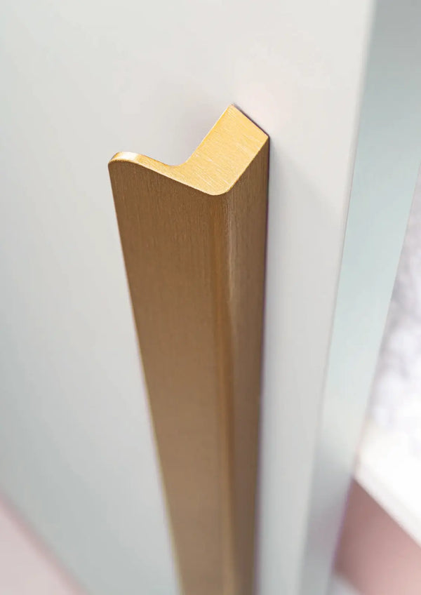Mâner mobilier Viefe Flapp, alamă cava periată, 200 mm