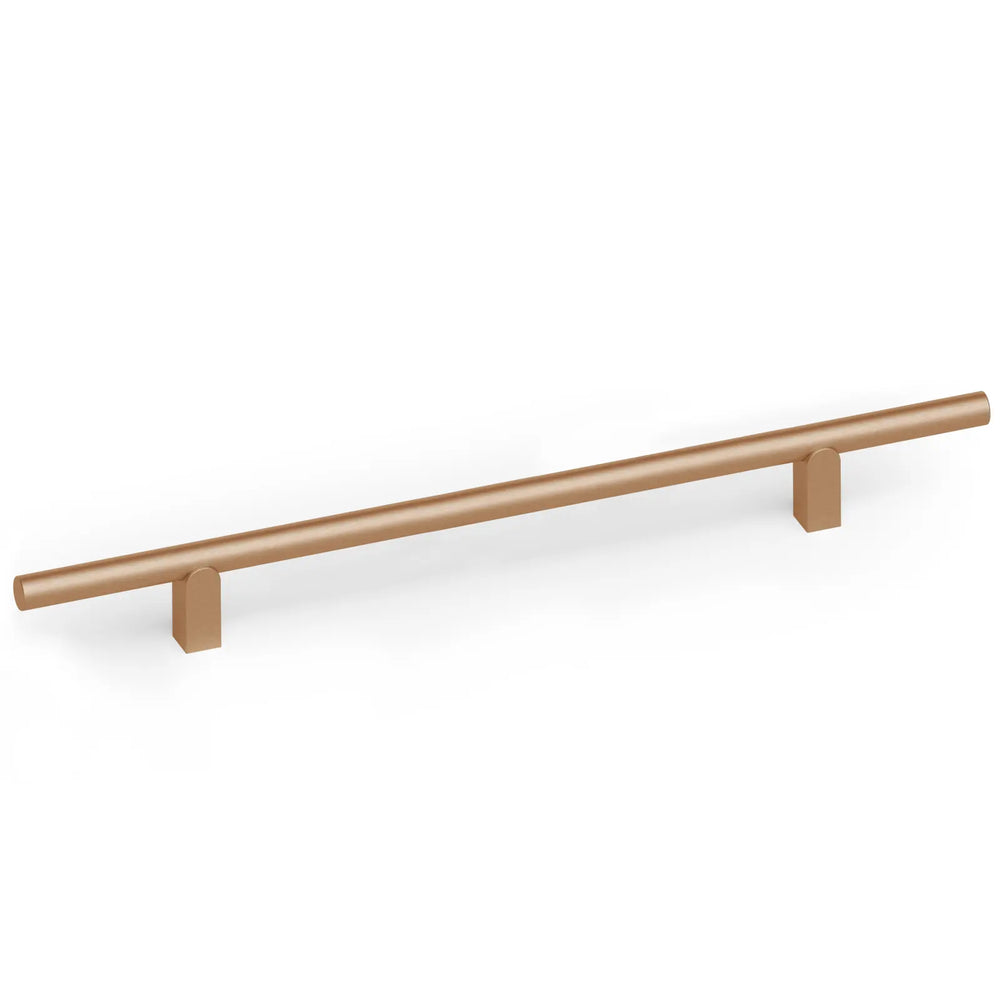 Mâner mobilier Viefe Kumo, alamă cava periată, 480 mm (interax 320 mm)