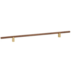 Mâner mobilier Viefe Kumo, nuc și alamă periată, 480 mm (interax 320 mm)