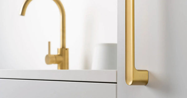 Mâner mobilier Viefe Luv, alamă cava periată, 202 mm (interax 192 mm) - imagine 3