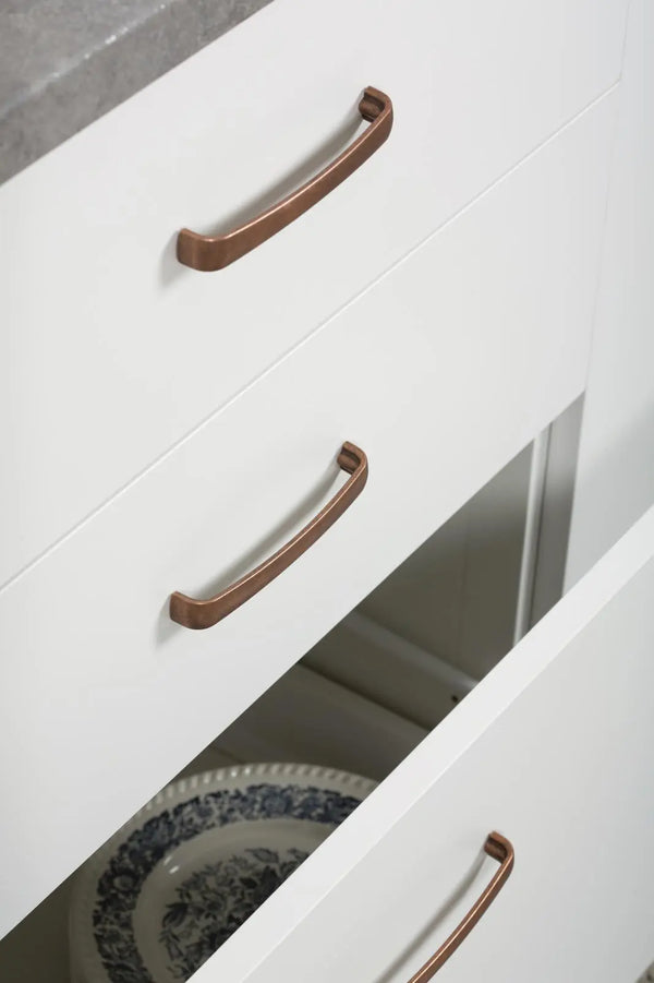 Mâner mobilier Viefe Orion, cupru antichizat, 136 mm (interax 128 mm)