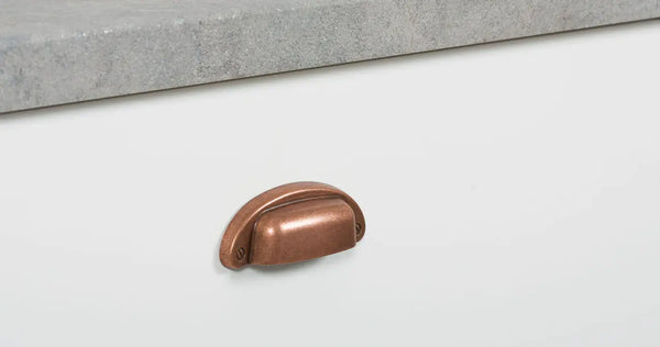 Mâner mobilier Viefe Petra, cupru antichizat, 97 mm (interax 64 mm)