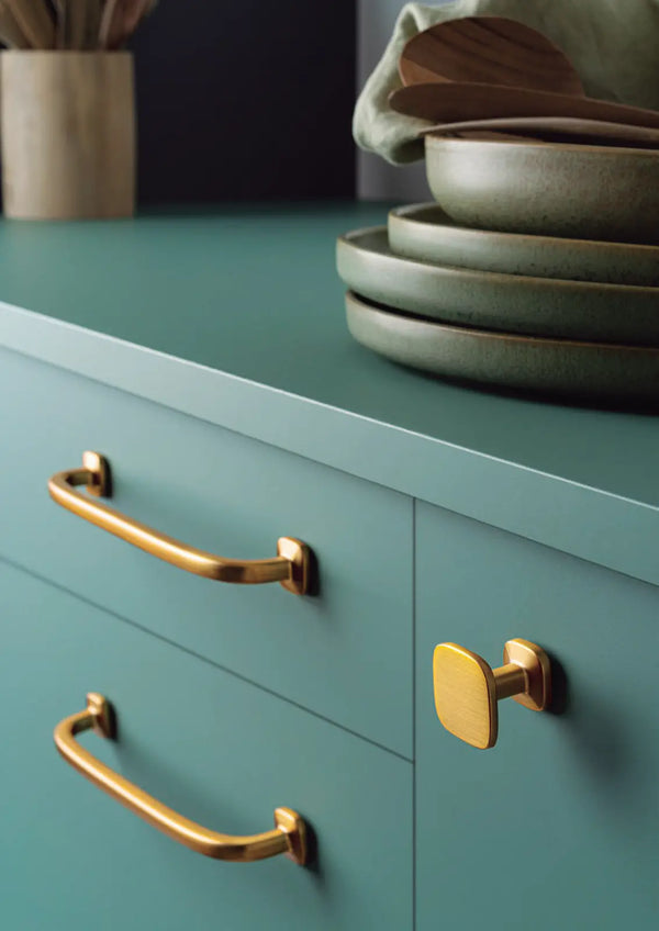 Mâner mobilier Viefe Quart Big, alamă cava periată, 183,4 mm (interax 160 mm) - imagine 2