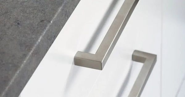Mâner mobilier Viefe U, nichel periat, 168,5 mm (interax 160 mm)