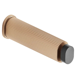 Opritor de ușă Viefe Brooklyn Wall, alamă cava periată, 28 × 103 mm