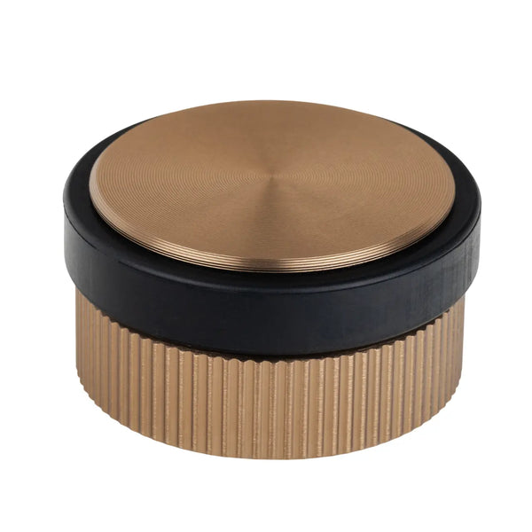 Opritor de ușă Viefe Brooklyn, alamă cava periată, 62 × 33 mm