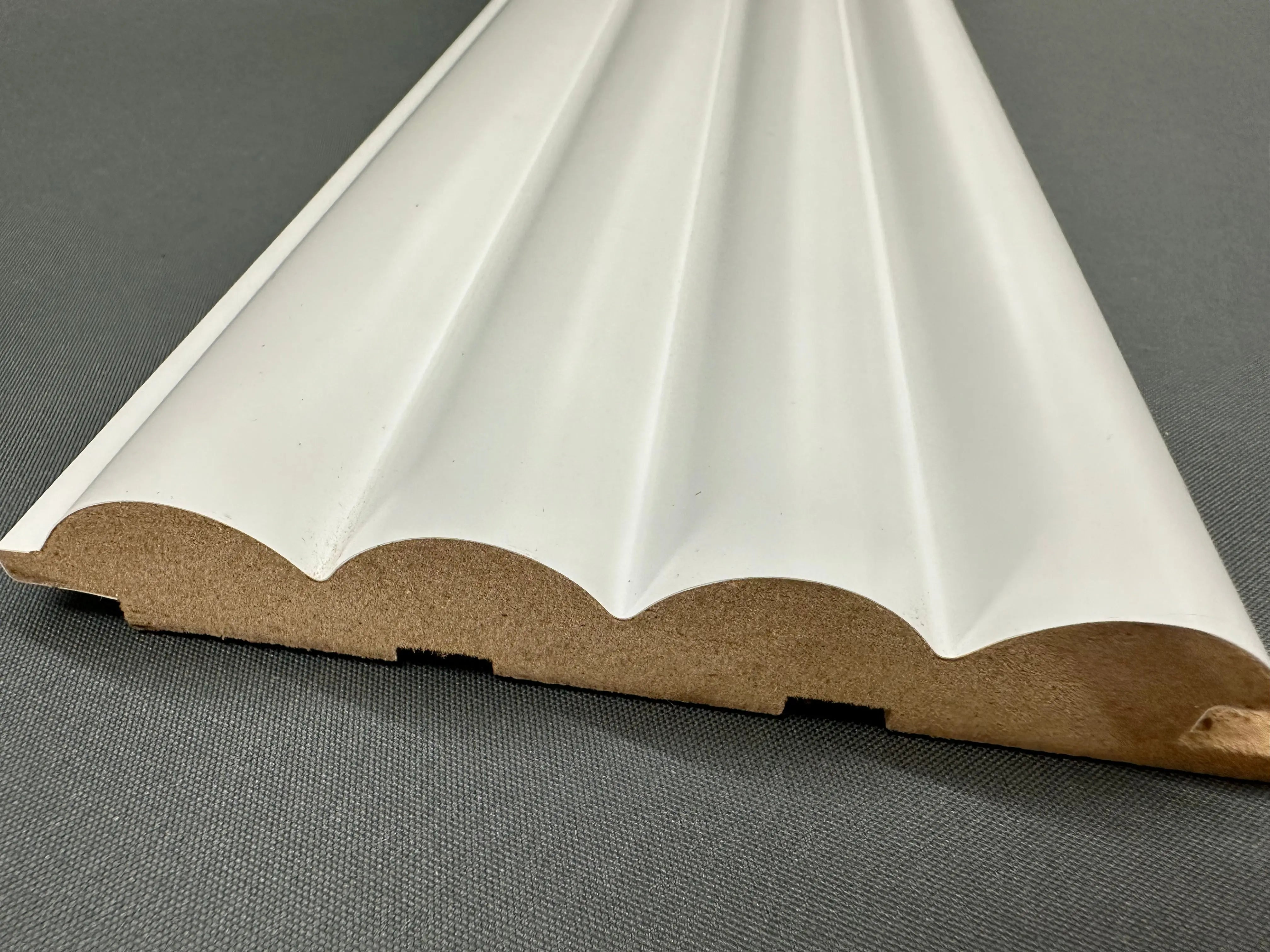 Riflaj din MDF - ARTEMIS MODEL L. WHITE 120 x 2800 mm lussoline