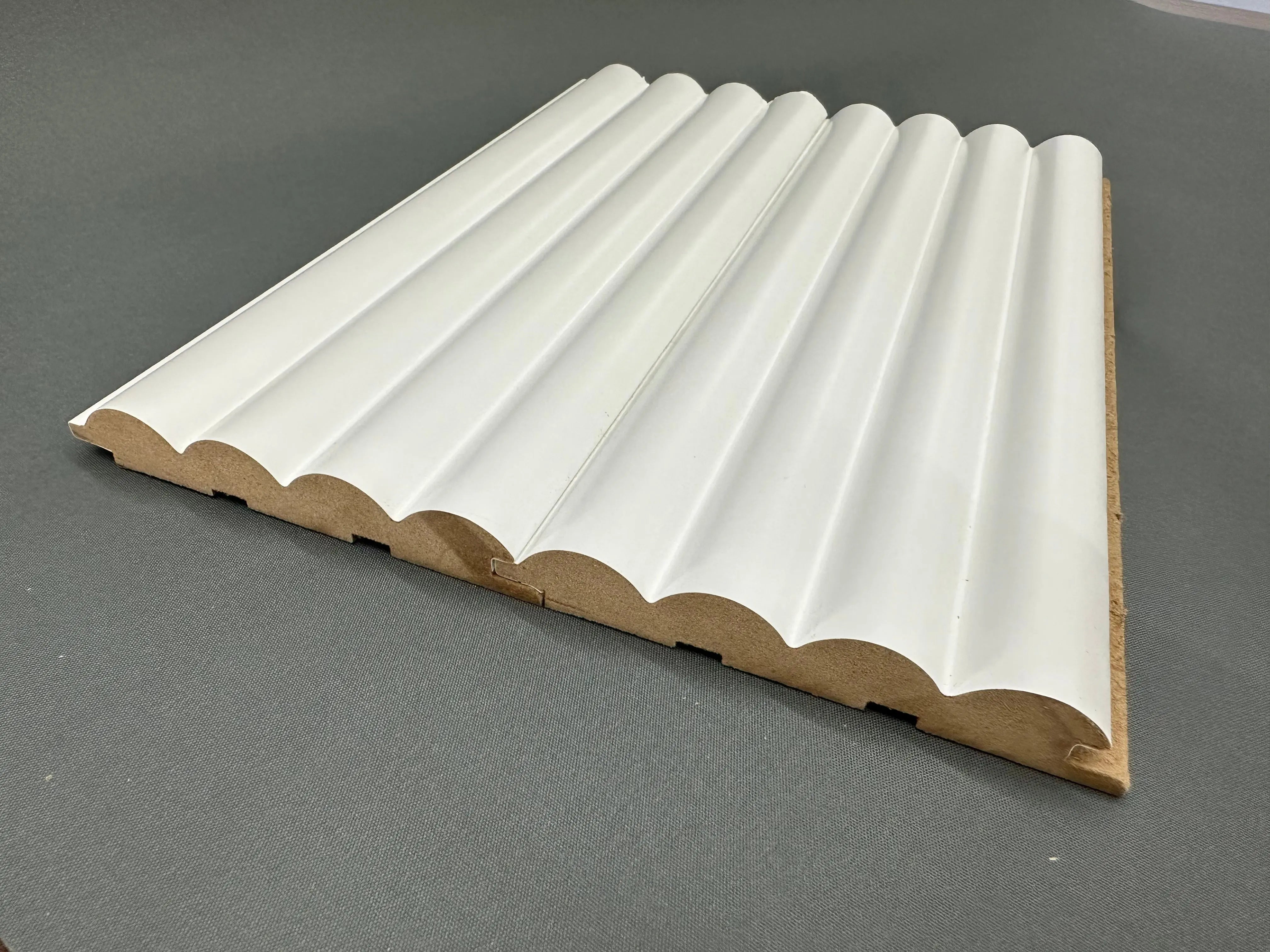 Riflaj din MDF - ARTEMIS MODEL L. WHITE 120 x 2800 mm lussoline