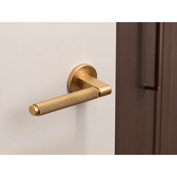 Set mâner ușă interior Viefe Brooklyn, alamă cava periată, 149 mm - imagine 3