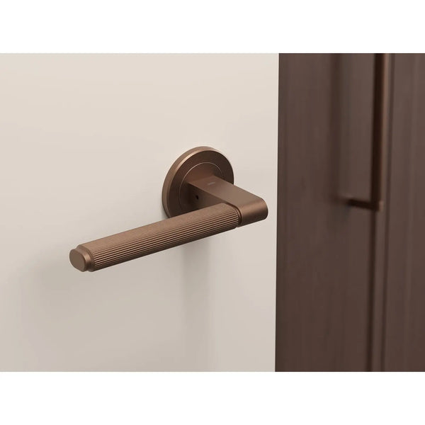 Set mâner ușă interior Viefe Brooklyn, bronz periat, 149 mm - imagine 3