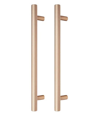 Set mânere spațiale duble Viefe Boto Big, alamă cava periată, 418 mm (interax 320 mm)