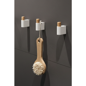 Agățătoare cuier Viefe Casey, piatră texturată albă și stejar, 23 × 61 mm - imagine 2