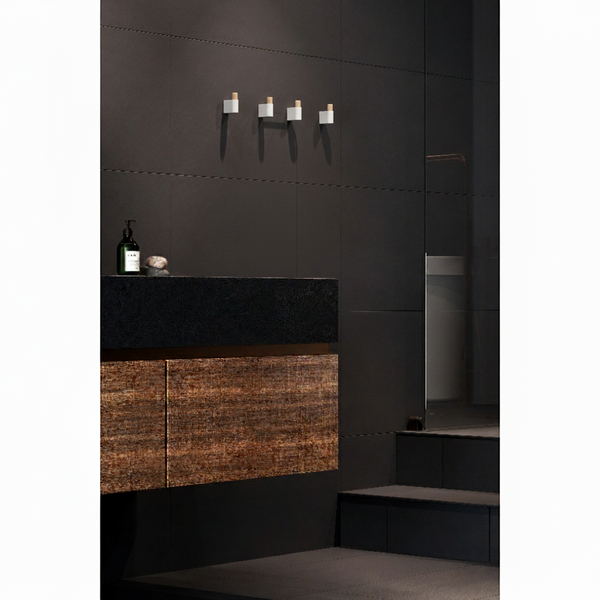 Agățătoare cuier Viefe Casey, piatră texturată albă și stejar, 23 × 61 mm - imagine 3