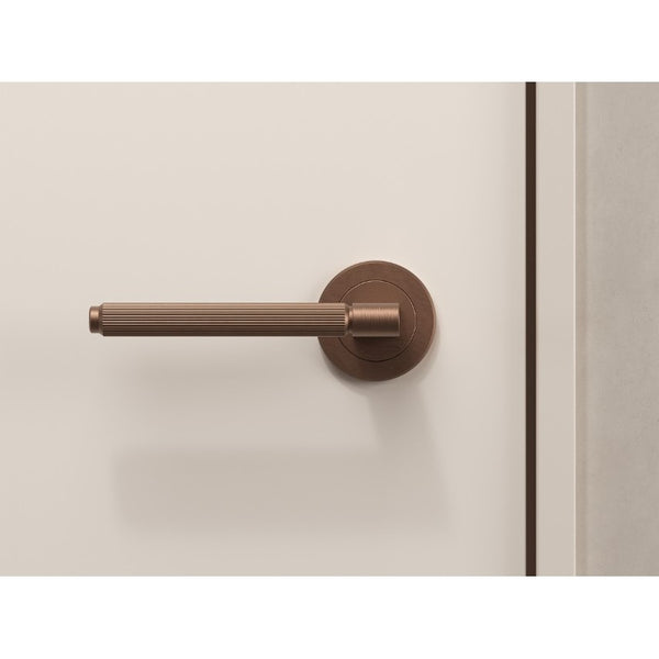 Set mâner ușă interior Viefe Brooklyn, bronz periat, 149 mm - imagine 2