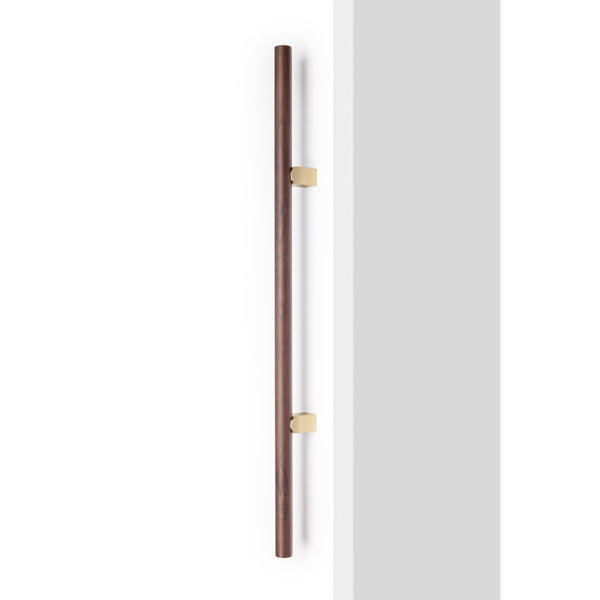 Set mânere spațiale duble Viefe Kumo Wood Big One, nuc și alamă periată, 1596 mm (interax 1056 mm) - imagine 2